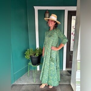 Zadie B’S Green Abstract Swirl Maxi Dress with 3/4 Sleeves